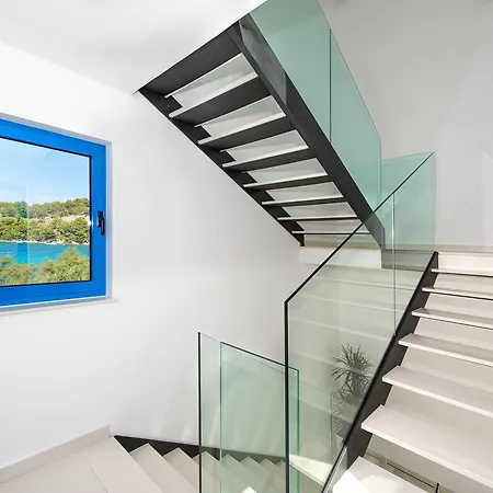 ゲストハウス & Shark 3*