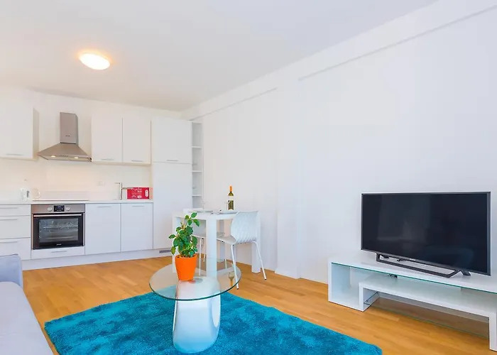 Affittacamere & Shark Zaboric